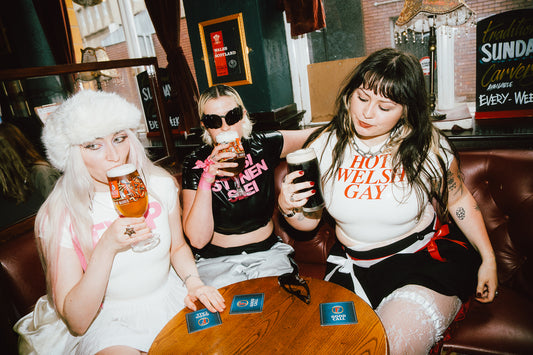 FINLEY'S HOUSE X MYTHSNTITS BABY TEE